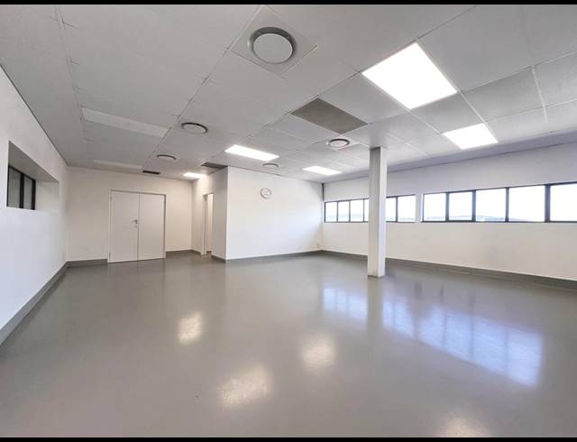 1,590M² WAREHOUSE FOR SALE IN RIVERGATE
